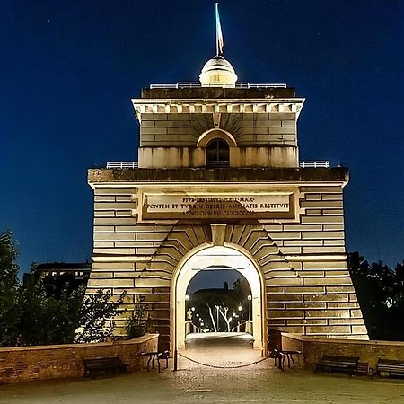 Dolcevita Ponte Milvio Рим Екстериор снимка
